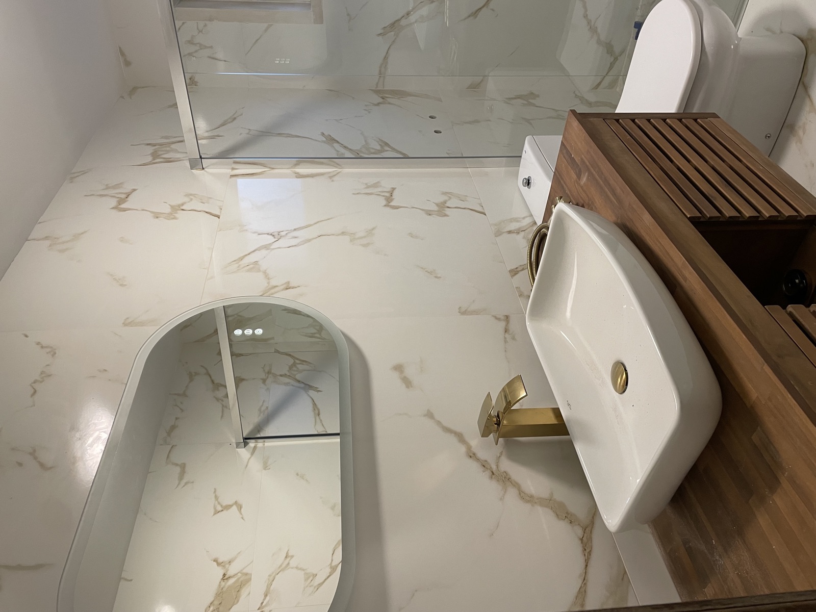 Casa de banho remodelada em Algés